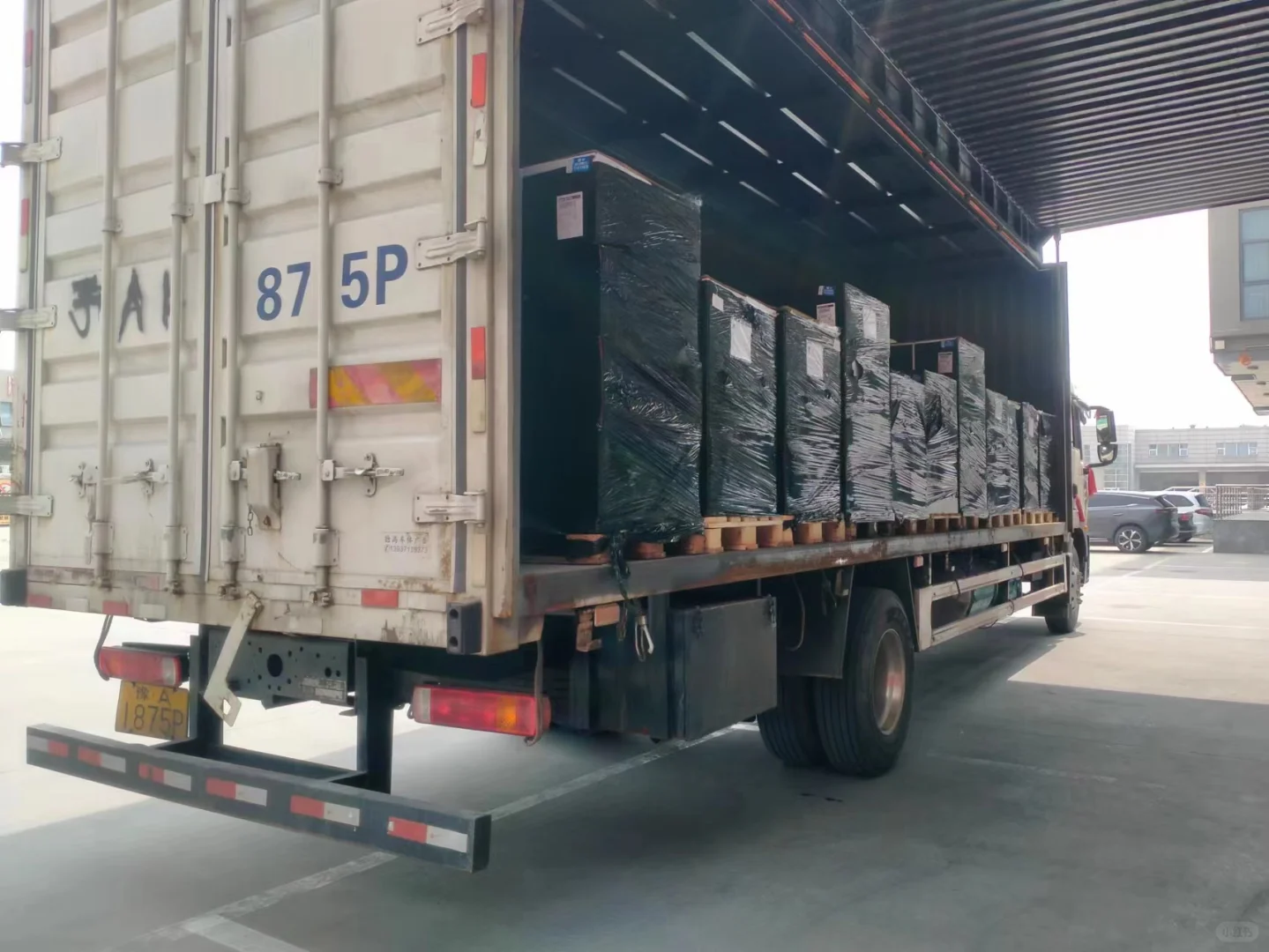 荷兰空运进口温室温控设备