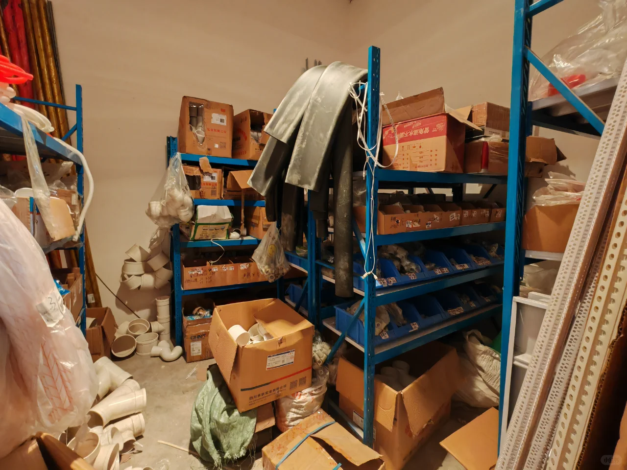 XSY多个大型小区，多年五金建材店低价转让