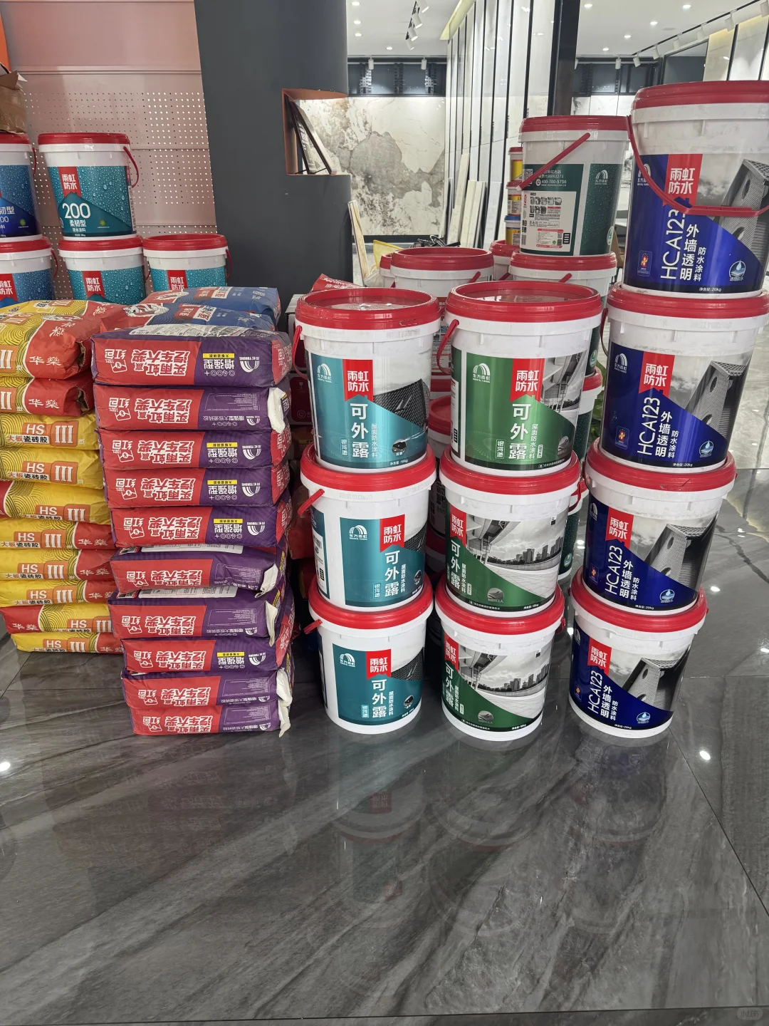 95后夫妻在晋江磁灶卖砖