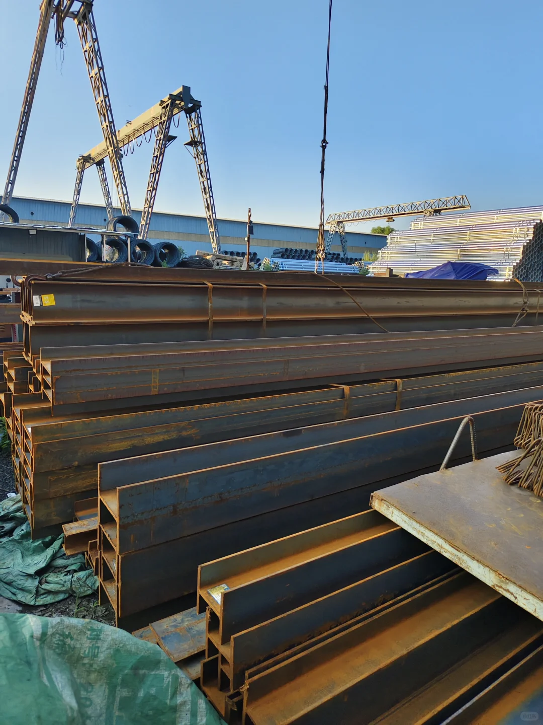 优质钢材，构筑坚固未来。