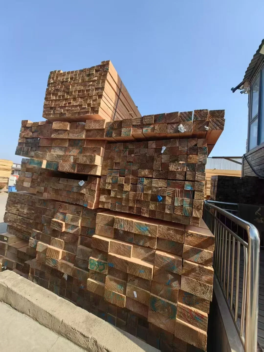刚发走3车！工程木方现货在仓整车直送