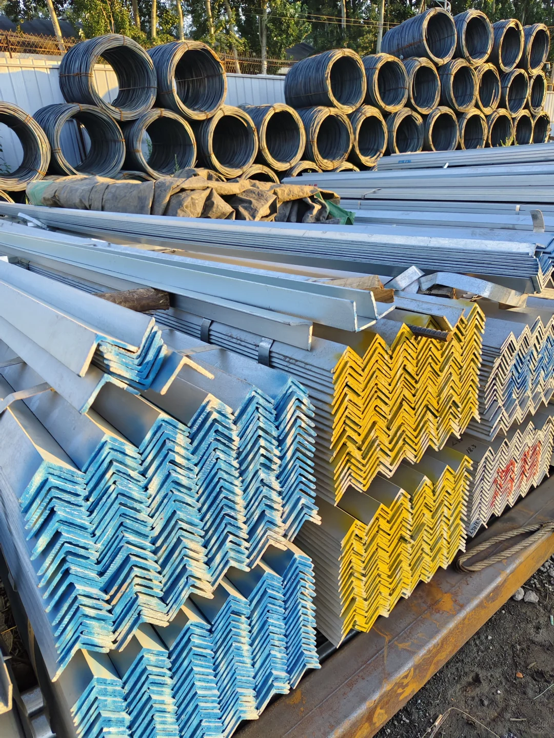 优质钢材，构筑坚固未来。