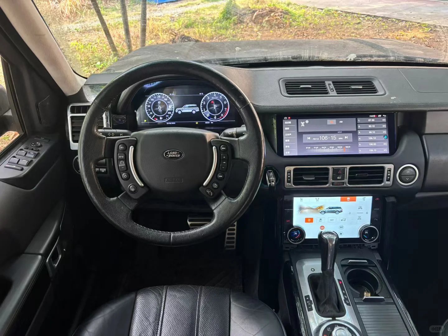 路虎揽胜行政V8 液晶仪表