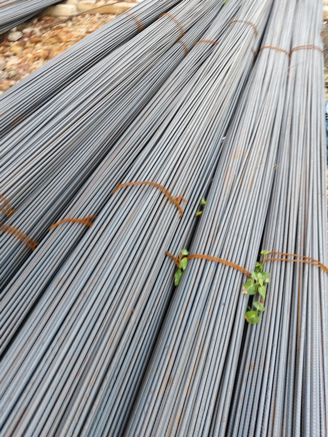 优质钢材，构筑坚固未来。