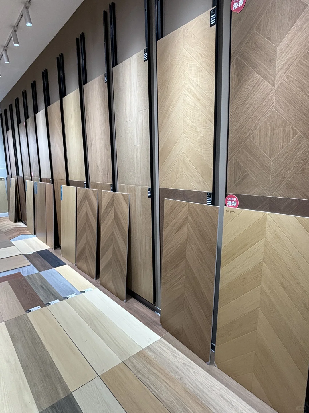 大学生周末勇闯建材城｜中古风瓷砖选购记