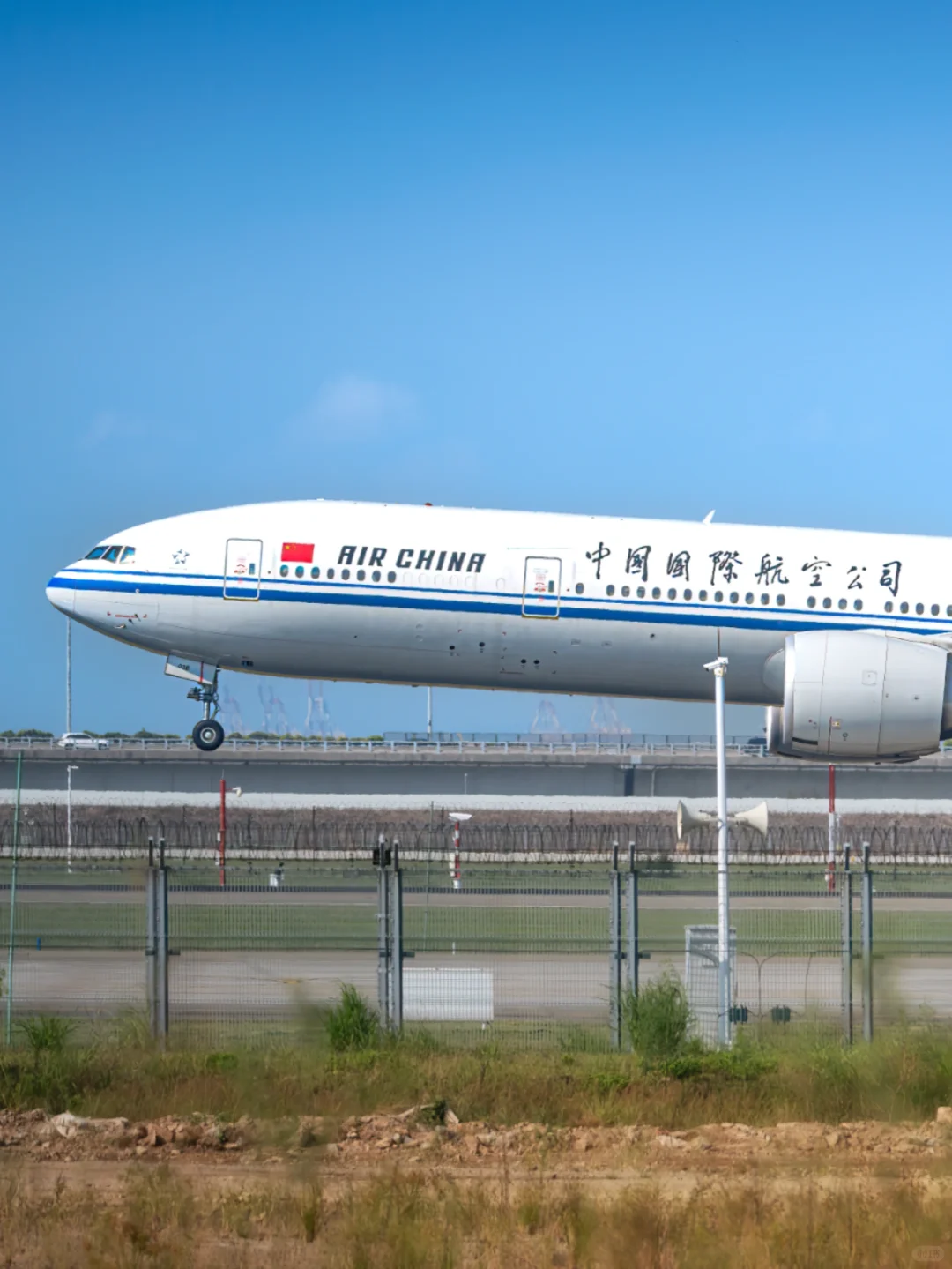 国航次旗舰：“两桶一棍”