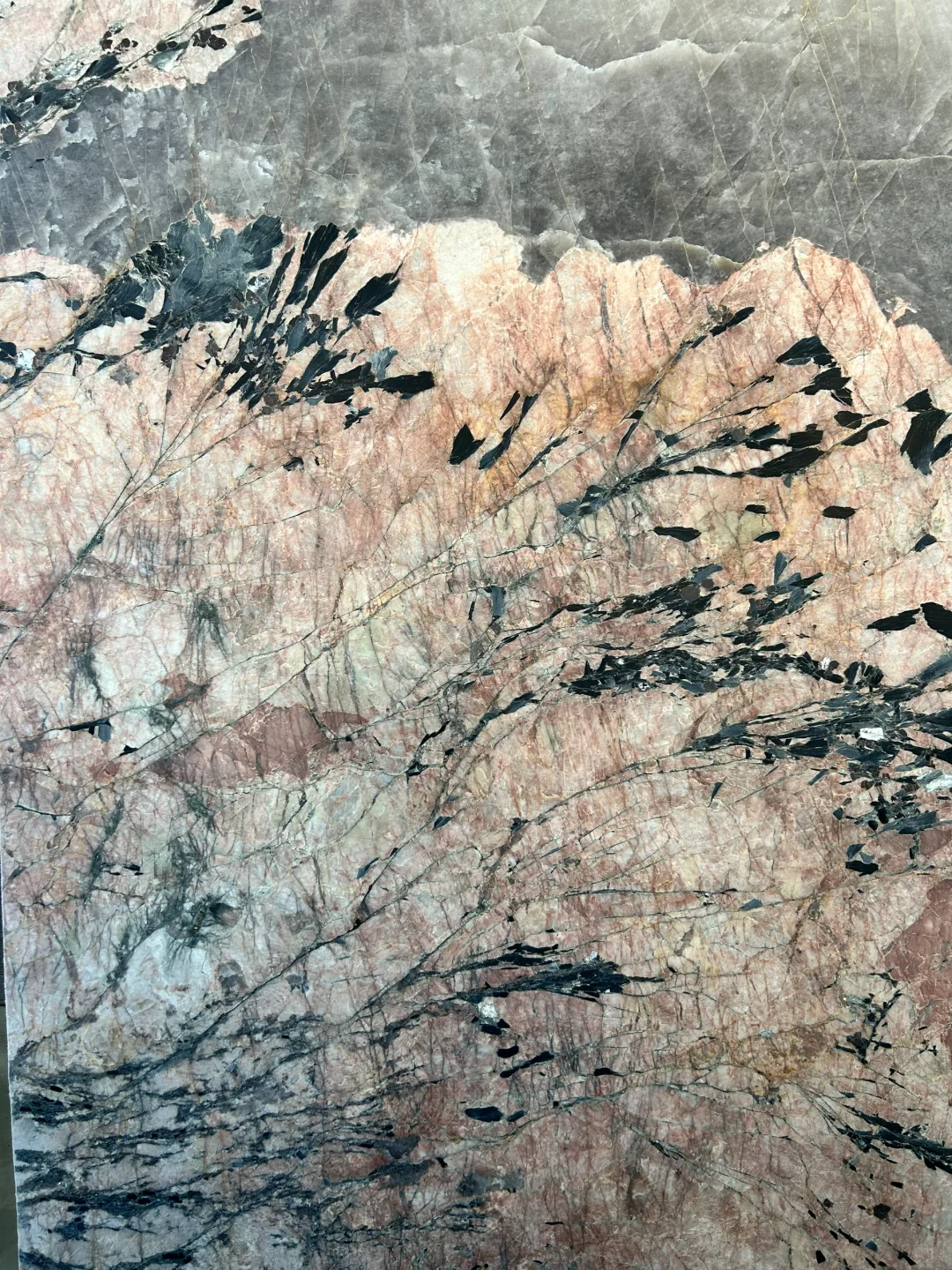 ?探访矿老板搞得奢石工厂