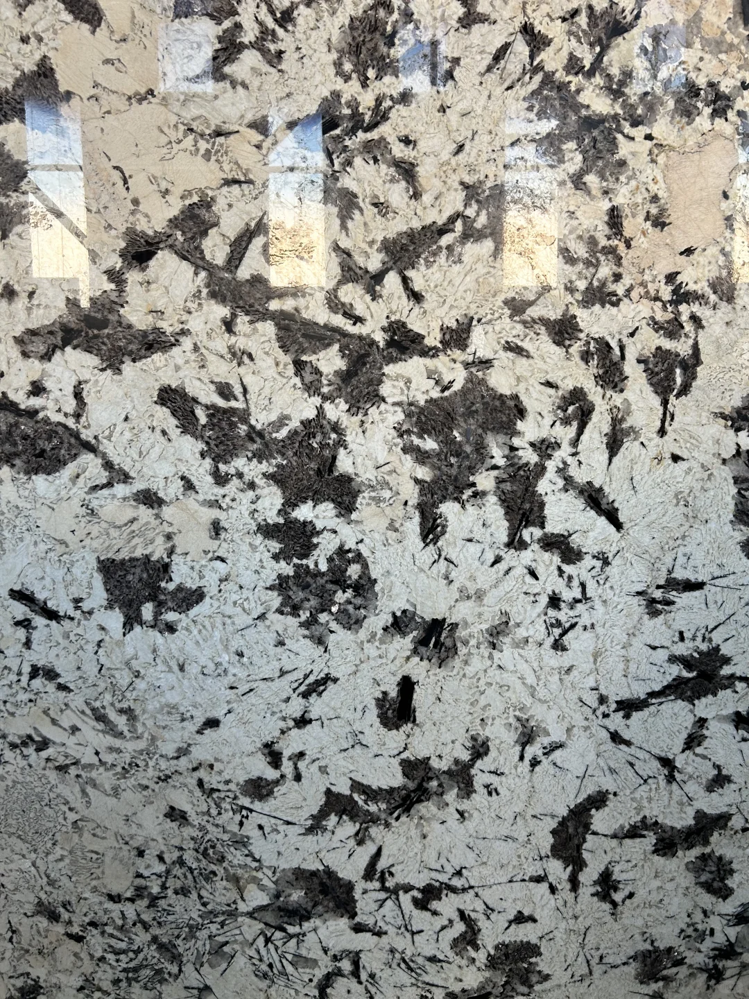 ?探访矿老板搞得奢石工厂