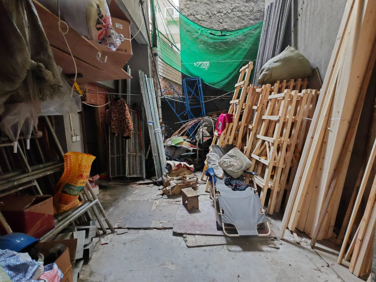 XSY多个大型小区，多年五金建材店低价转让