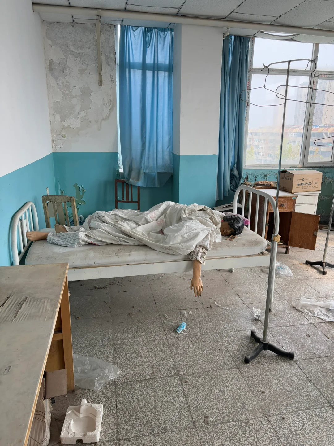 废弃医院里 最恐怖的竟然是。。。