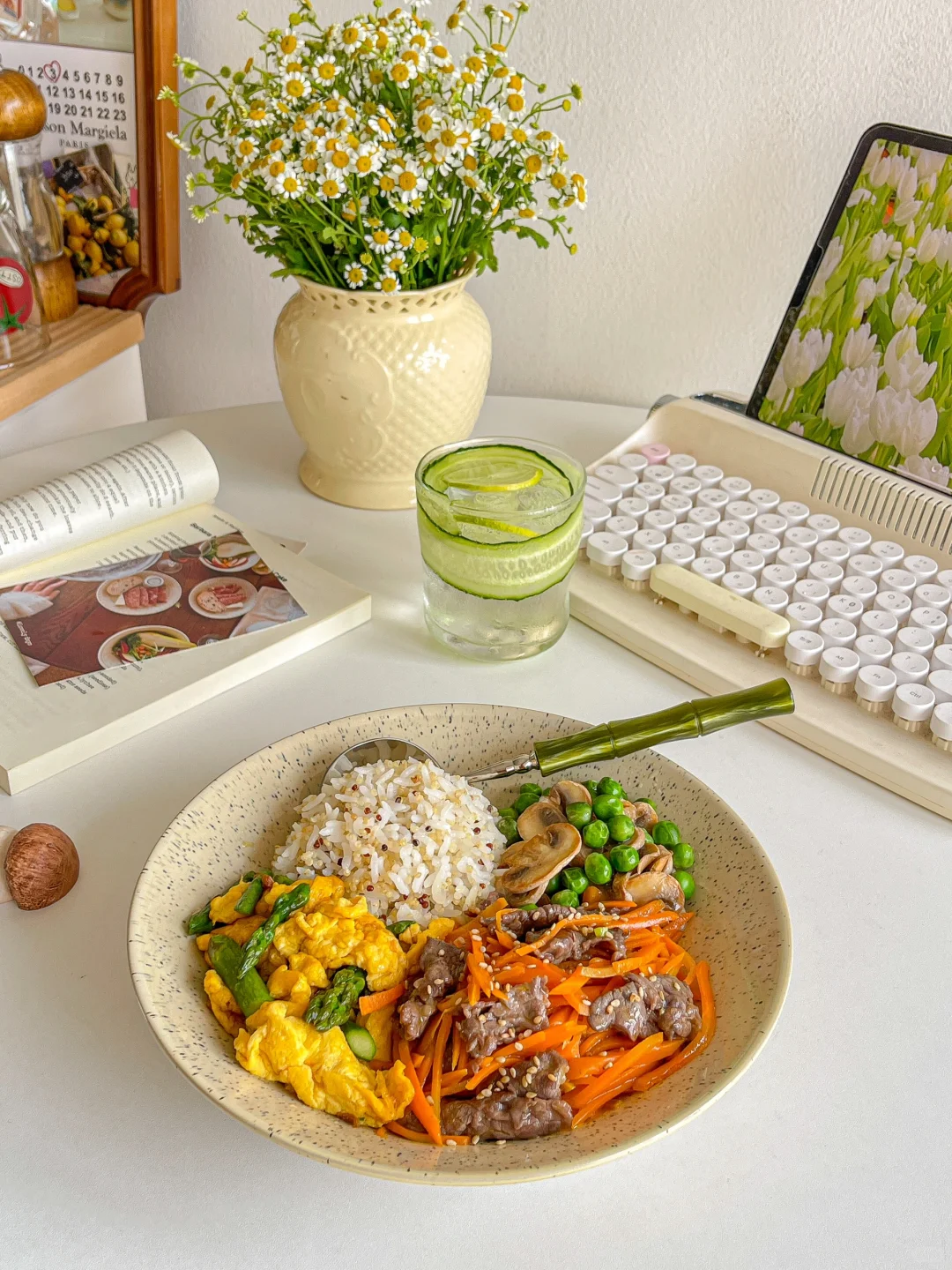 干净饮食?牛肉炒胡萝卜藜麦饭?无糖汽水