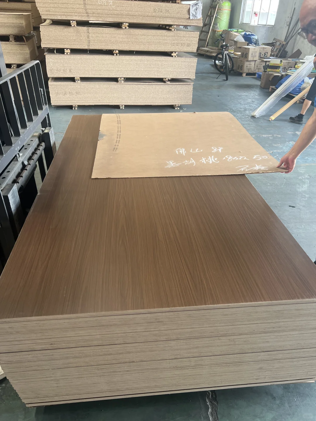 全屋定制想要便宜别找门店 直接找厂家去看