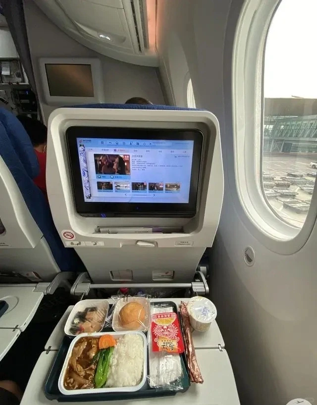 国航宽体体机商务舱