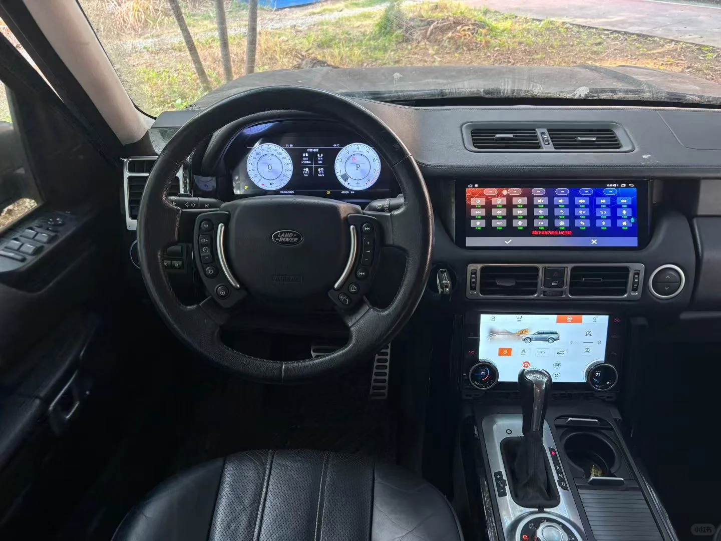 路虎揽胜行政V8 液晶仪表