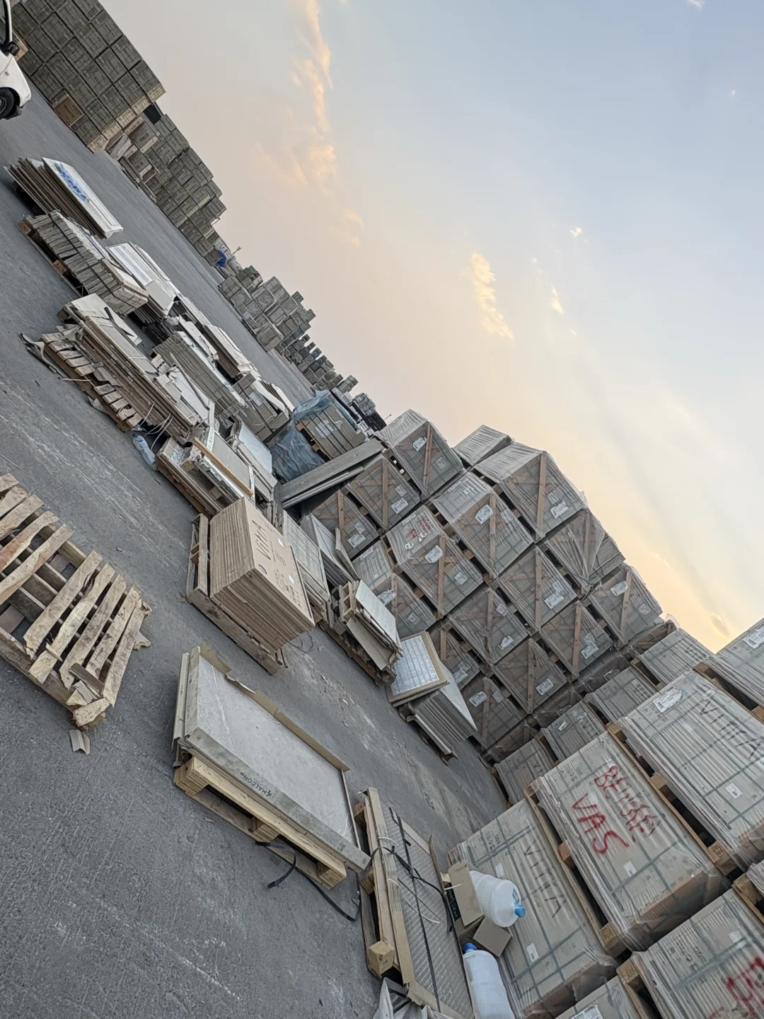 利雅得瓷砖批发商堆场