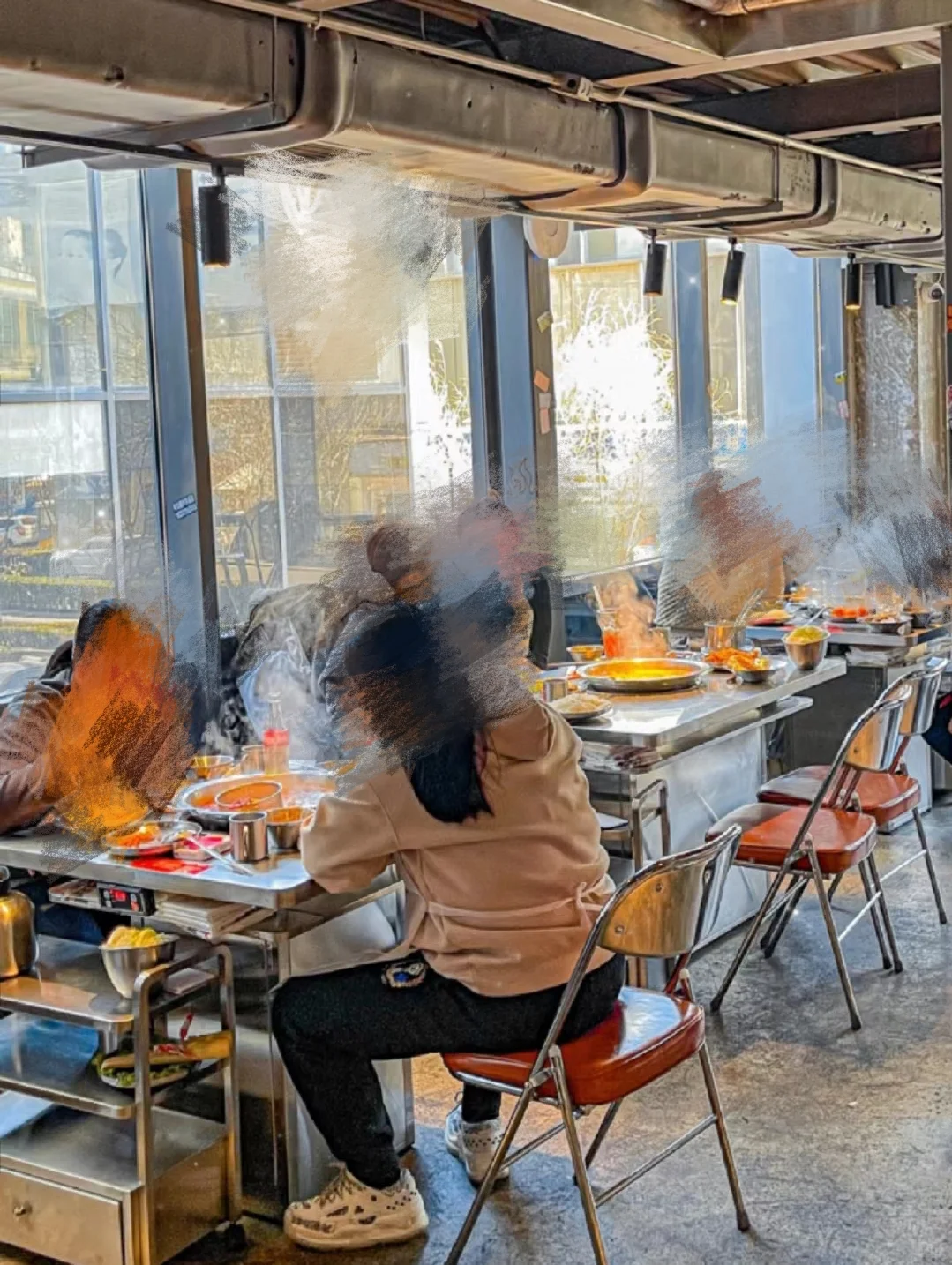 砸120万开的五百平火锅店 快撑不住了