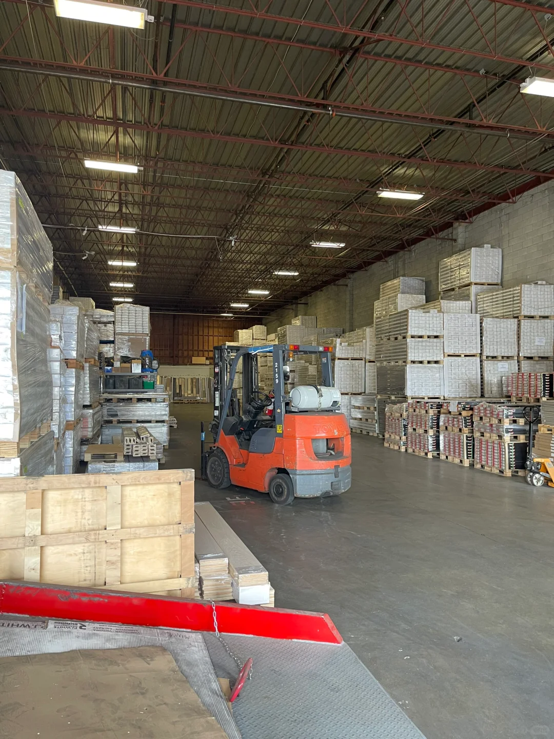 你们看不到的厂家仓库，温哥华选地板的一天