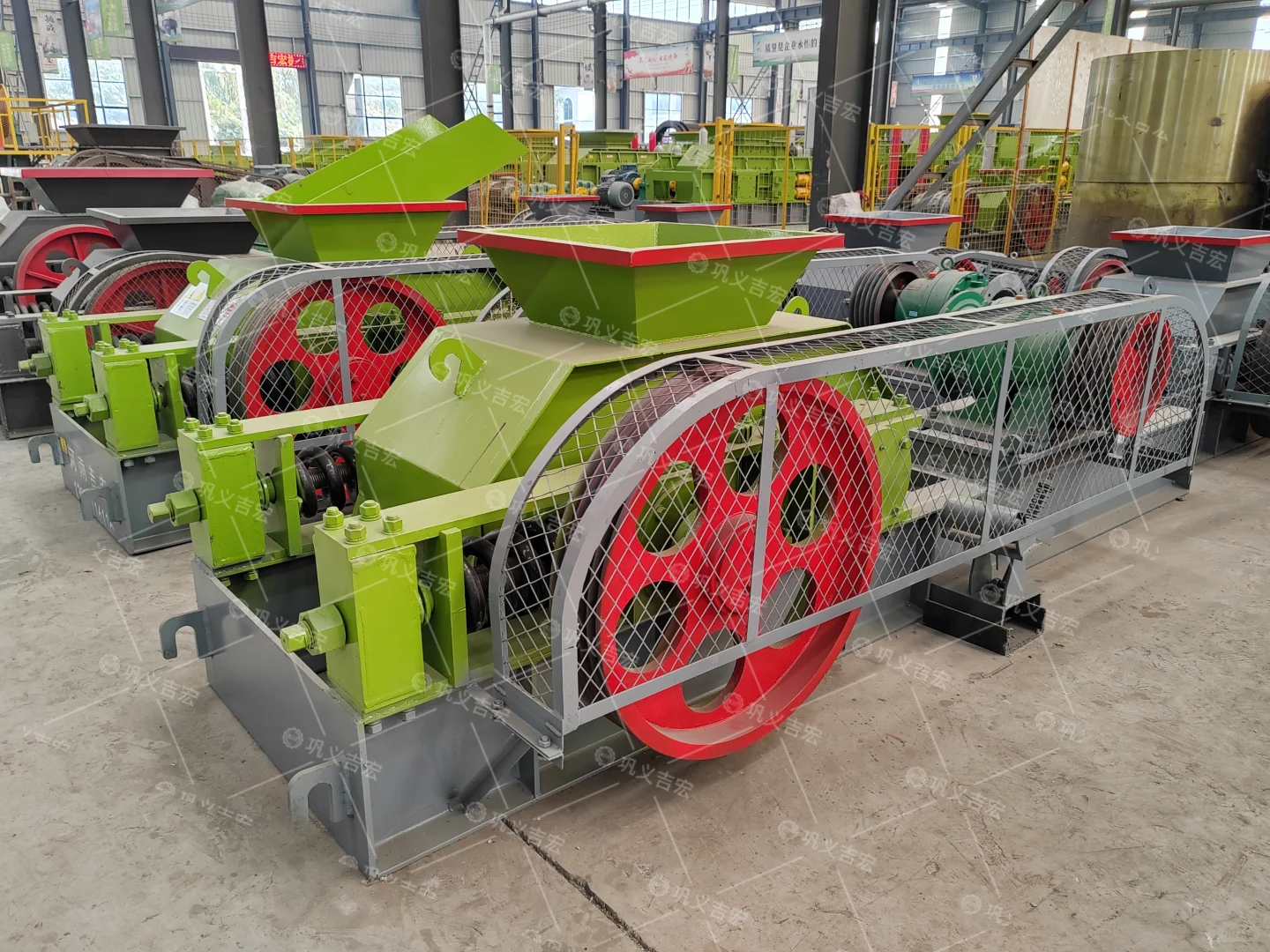 双齿辊破碎机的卓越应用与维护指南