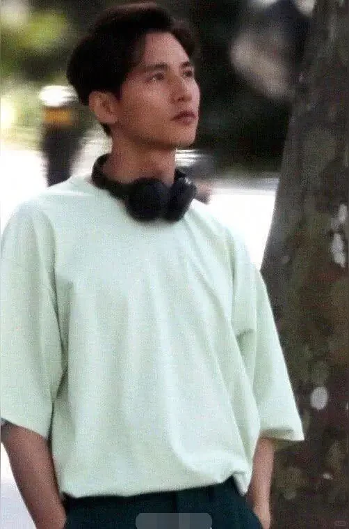 元彬机场瞳孔地震现场直击！这波反差萌