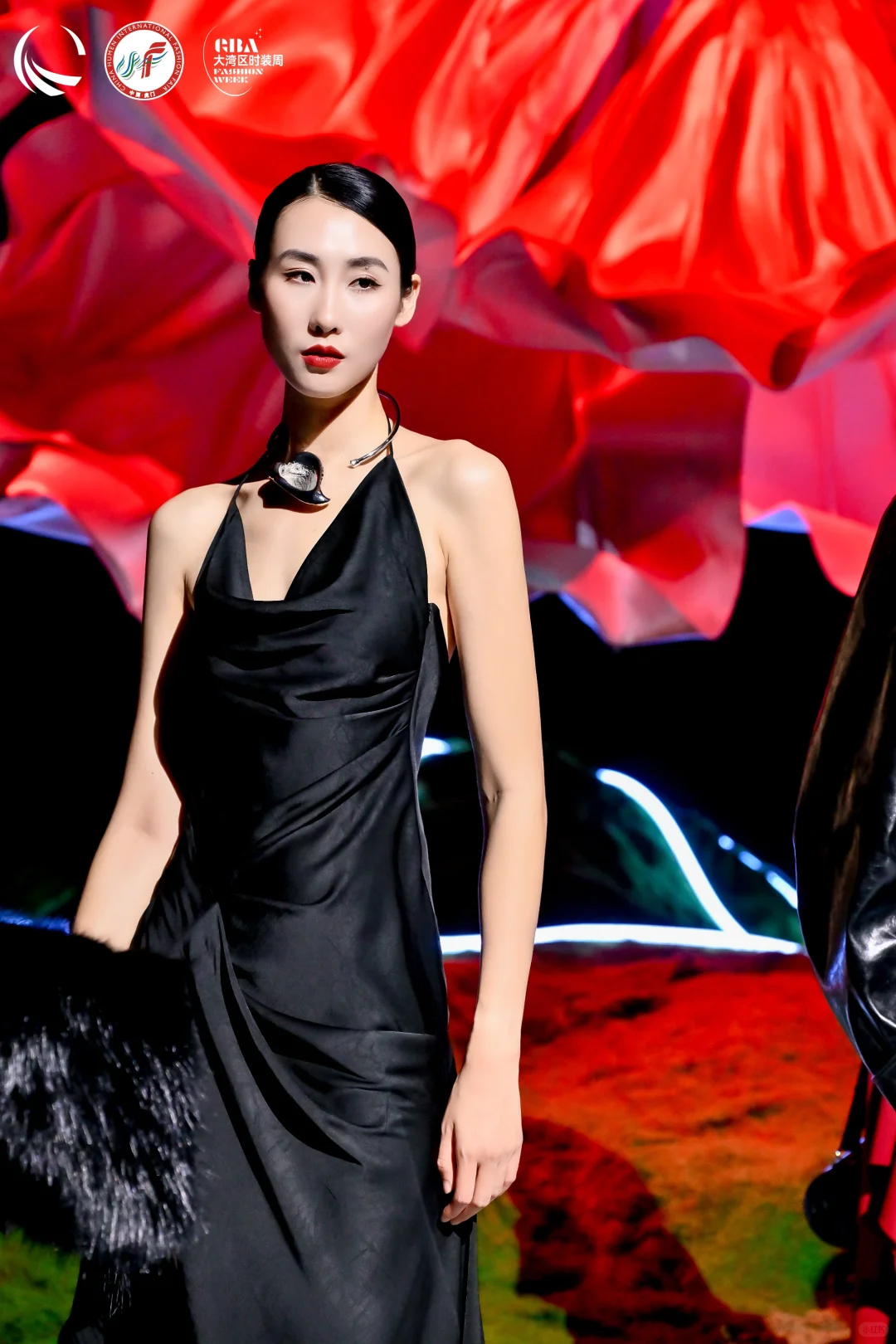 大湾区时装周｜YISHION 以纯秀场?