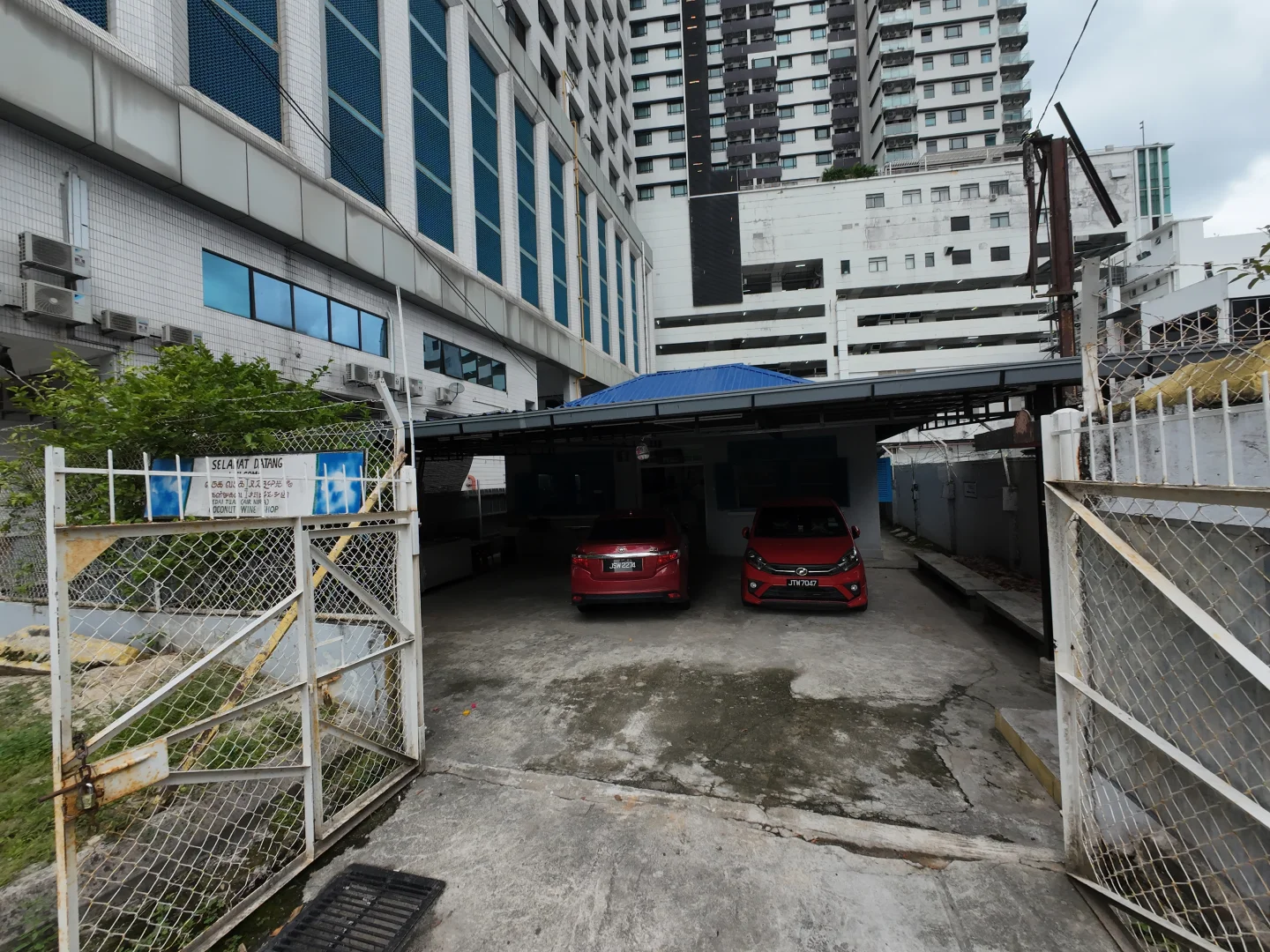 新山繁华城市隐藏着的古老行业 印度椰花酒