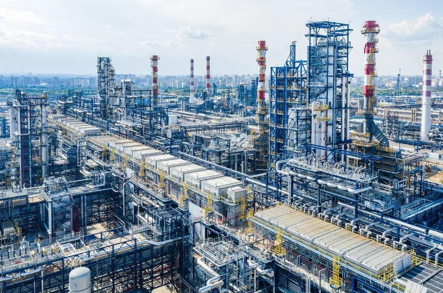 2025年俄罗斯因无人机攻击石油加工量下降3%