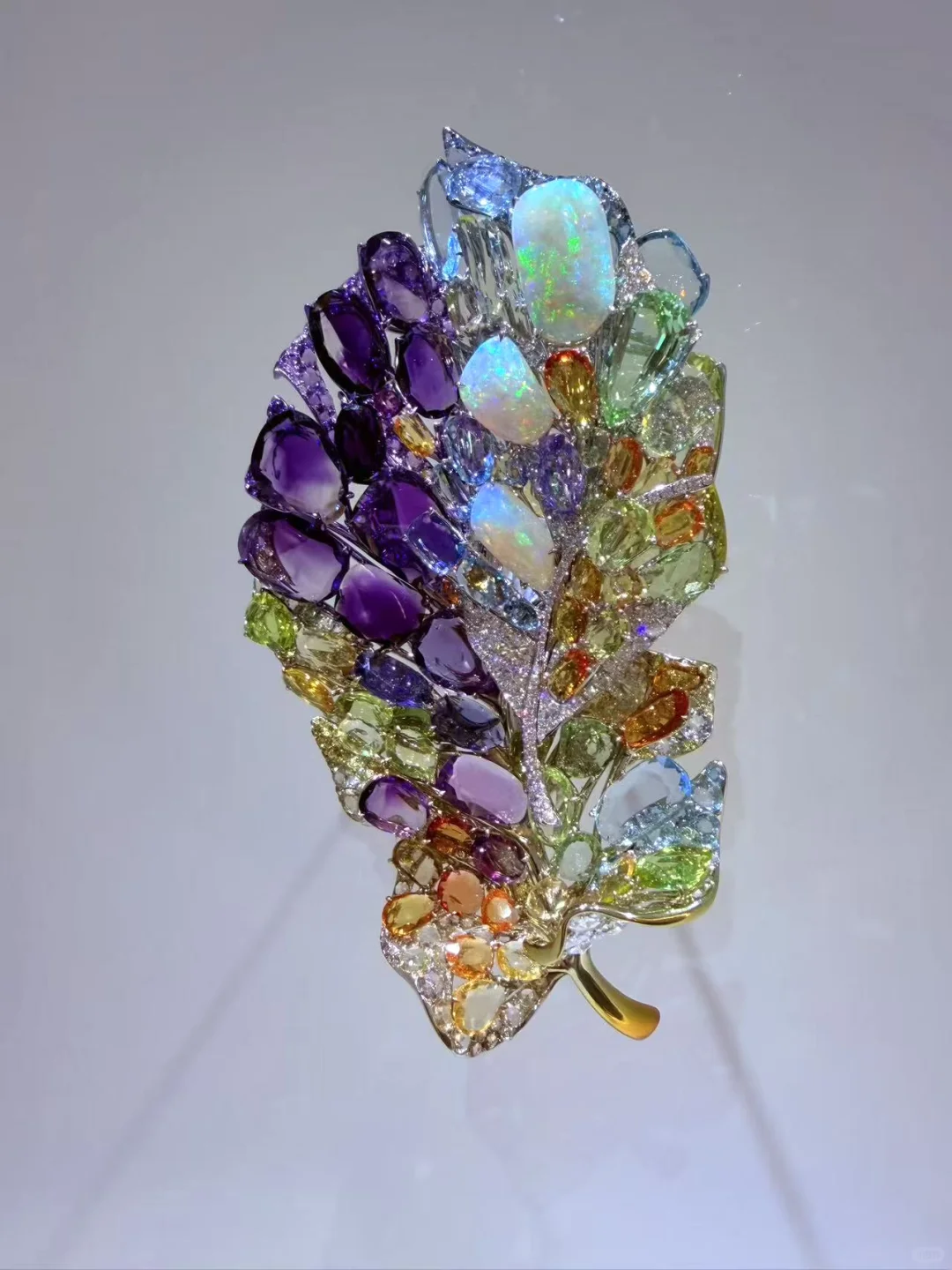 ART021没被画吸引，却被一个珠宝展位拿捏了