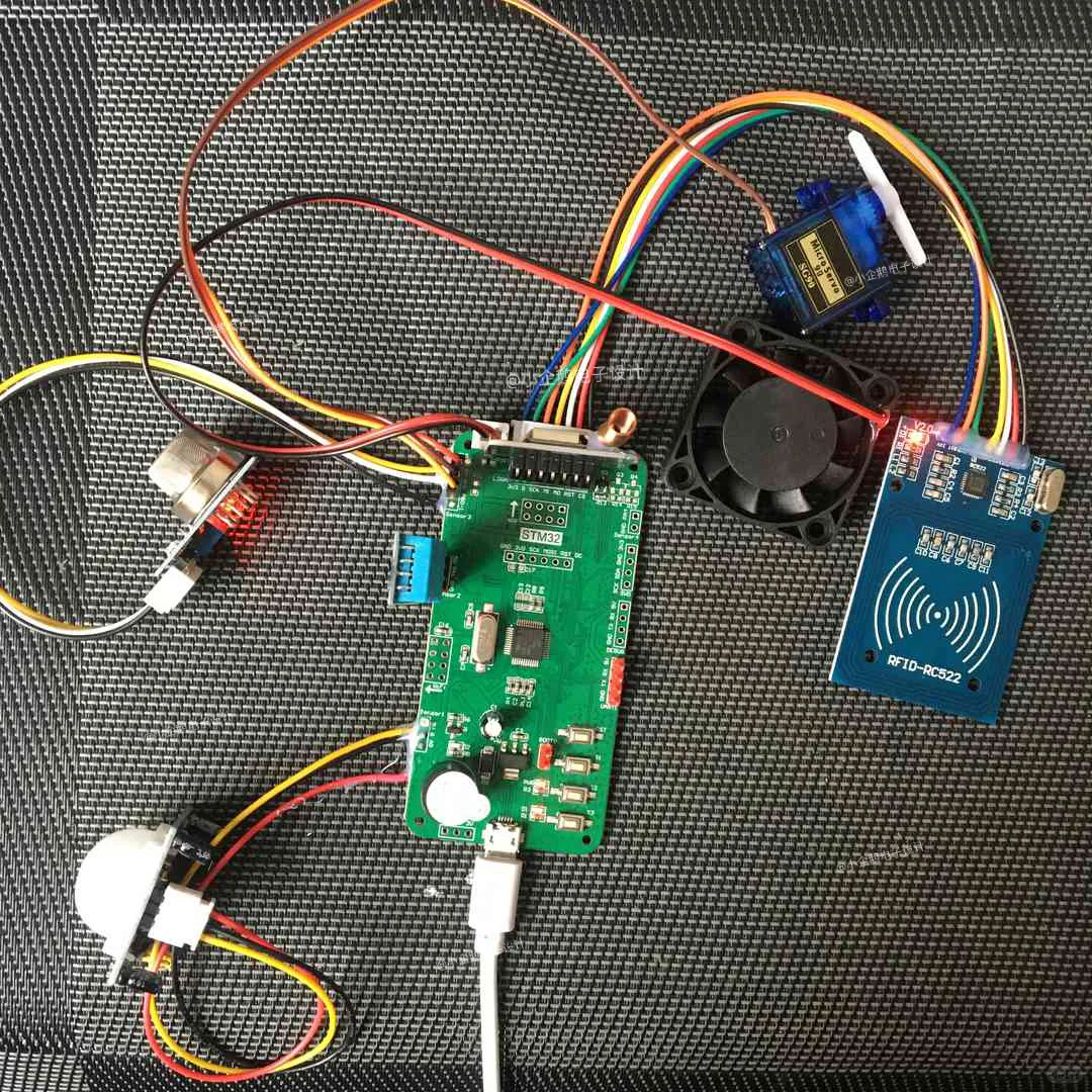 基于LoRa的小型仓储环境监测与安防联动系统