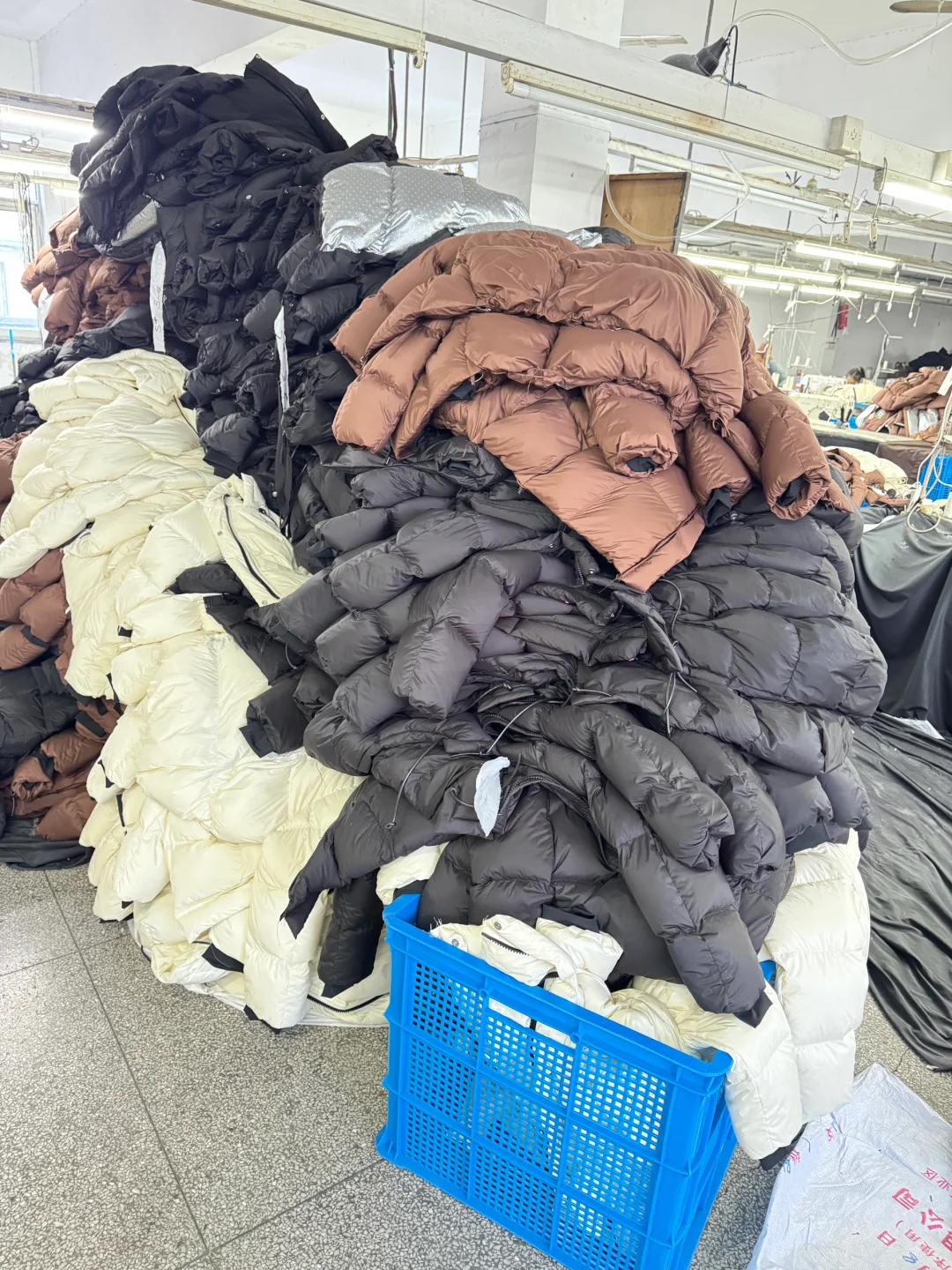 平湖找羽绒服源头工厂，这家一定要去