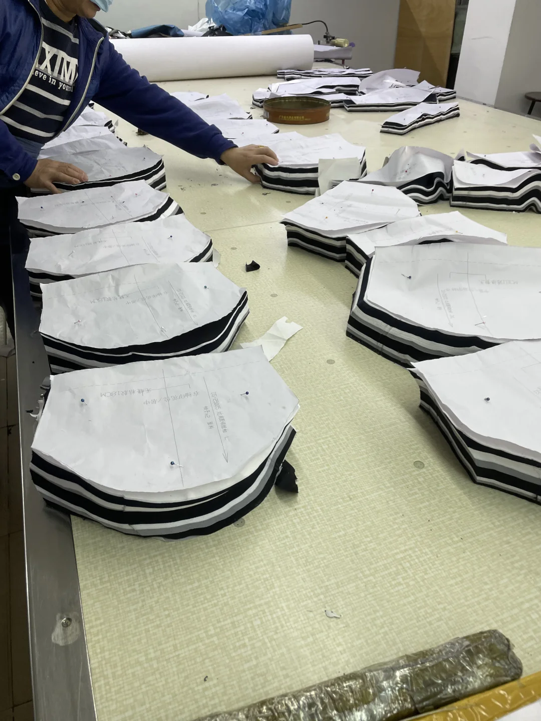 ??服装品牌开发产品找服装源头工厂！