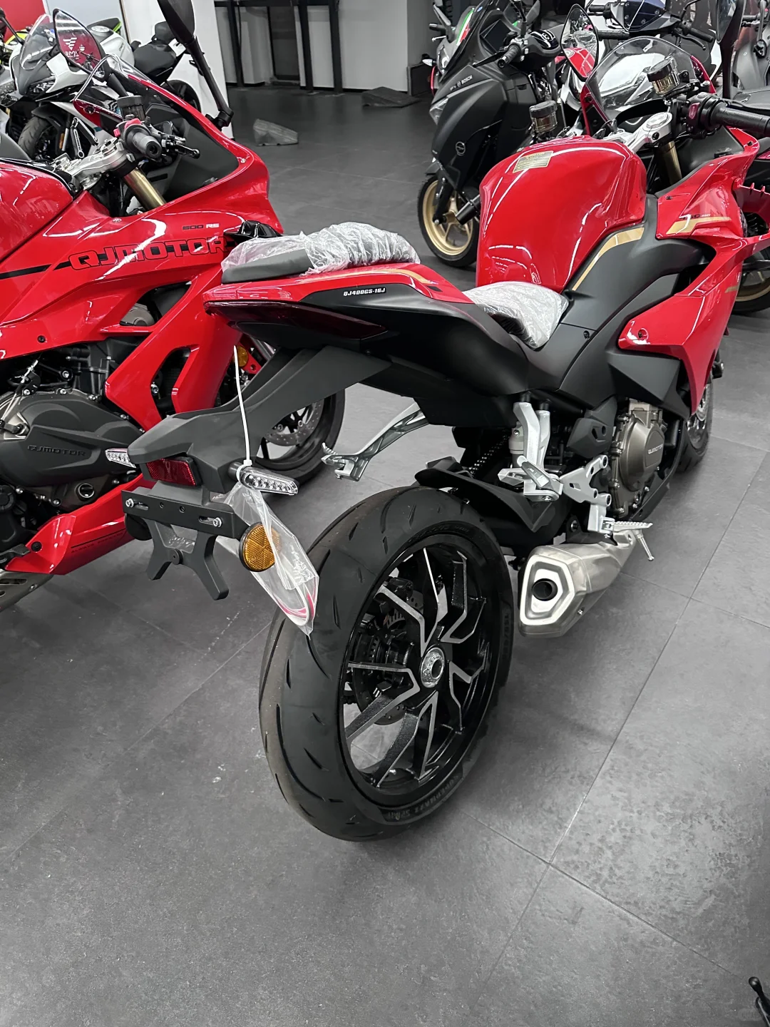 新手闭眼入?️钱江赛450AMT才是仿赛天菜！