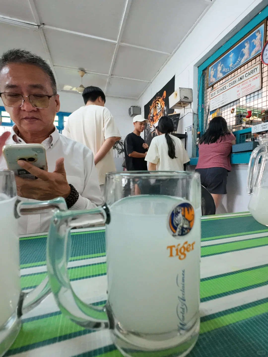 新山繁华城市隐藏着的古老行业 印度椰花酒