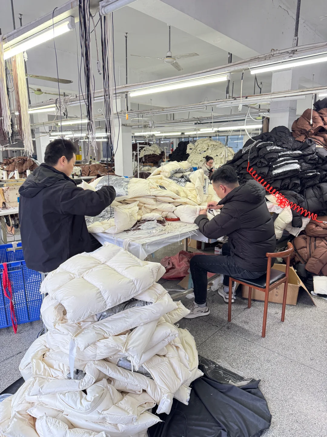 平湖找羽绒服源头工厂，这家一定要去