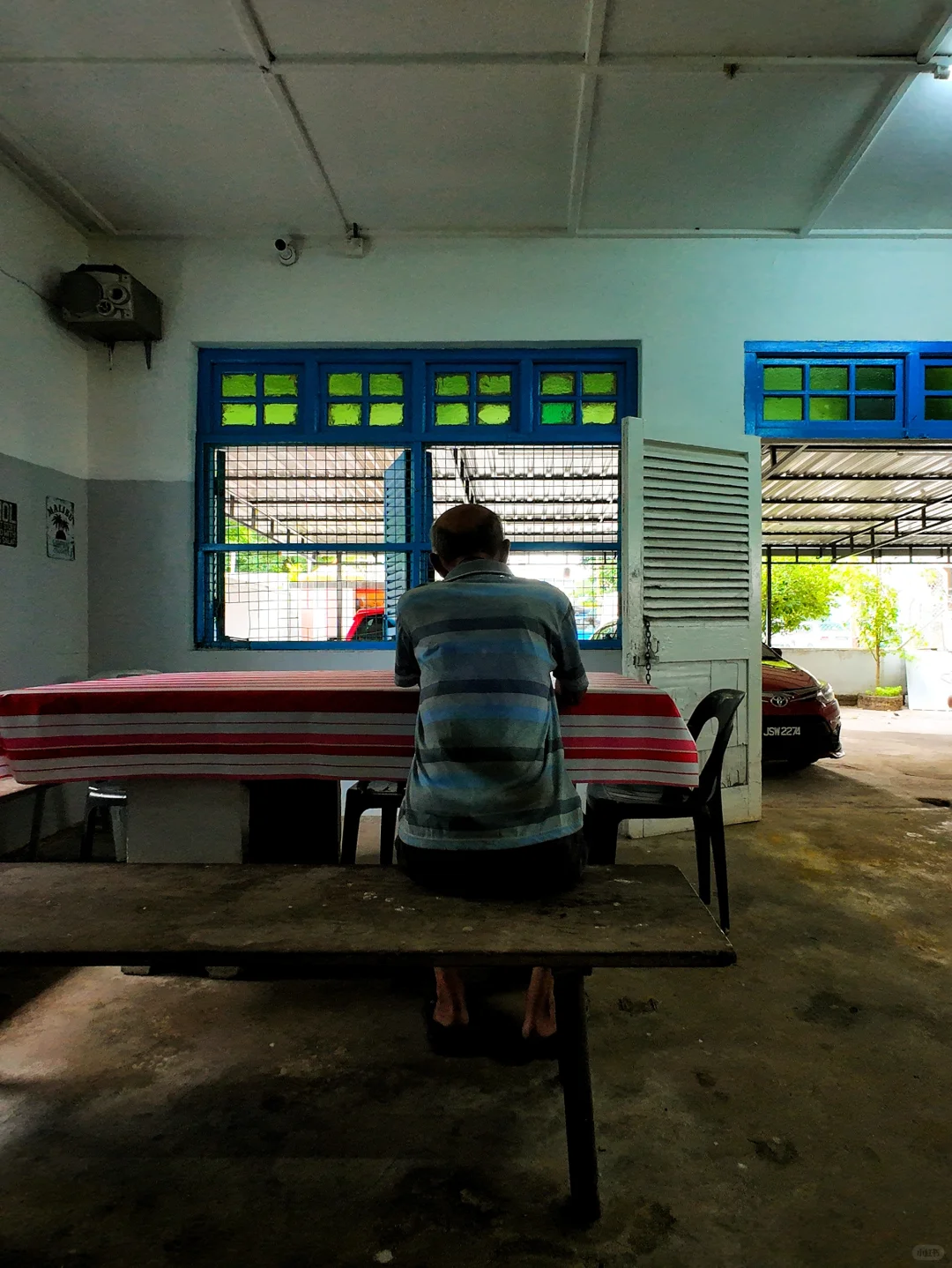 新山繁华城市隐藏着的古老行业 印度椰花酒