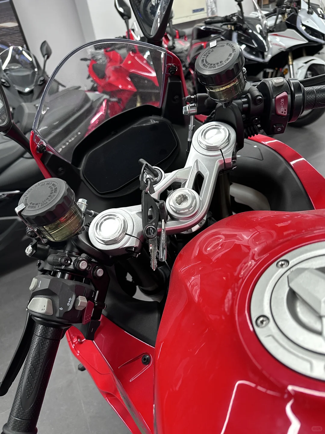 新手闭眼入?️钱江赛450AMT才是仿赛天菜！