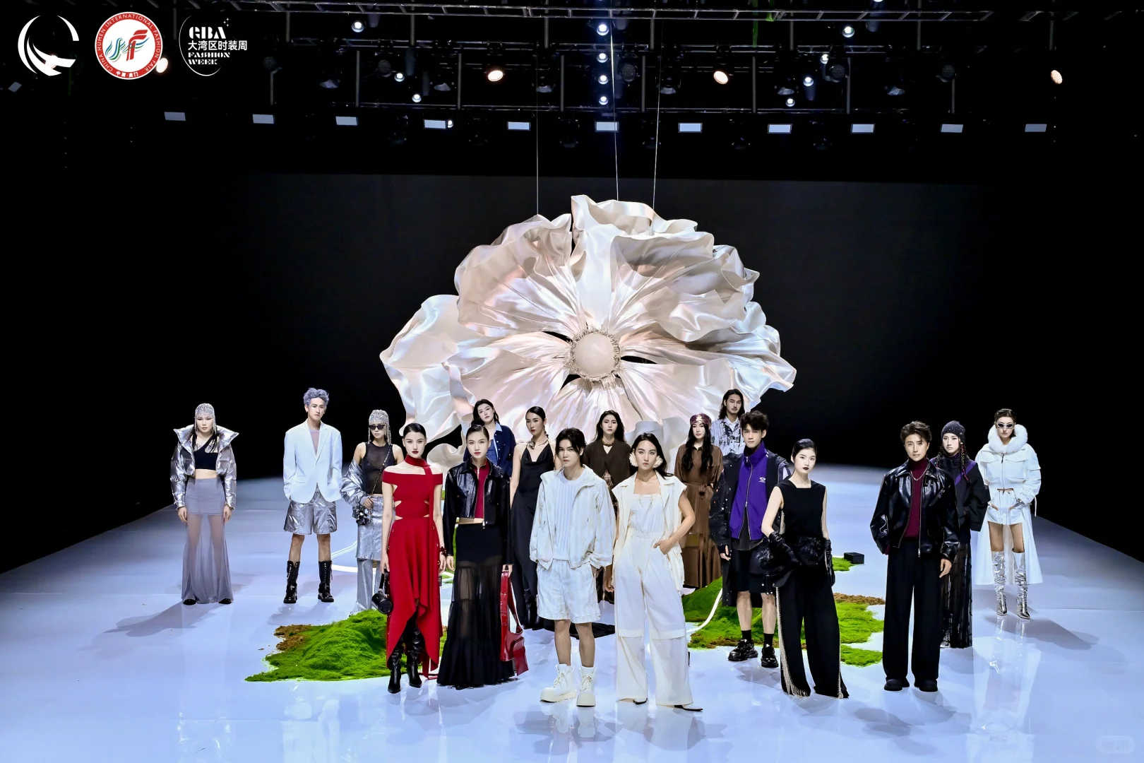 大湾区时装周｜YISHION 以纯秀场?