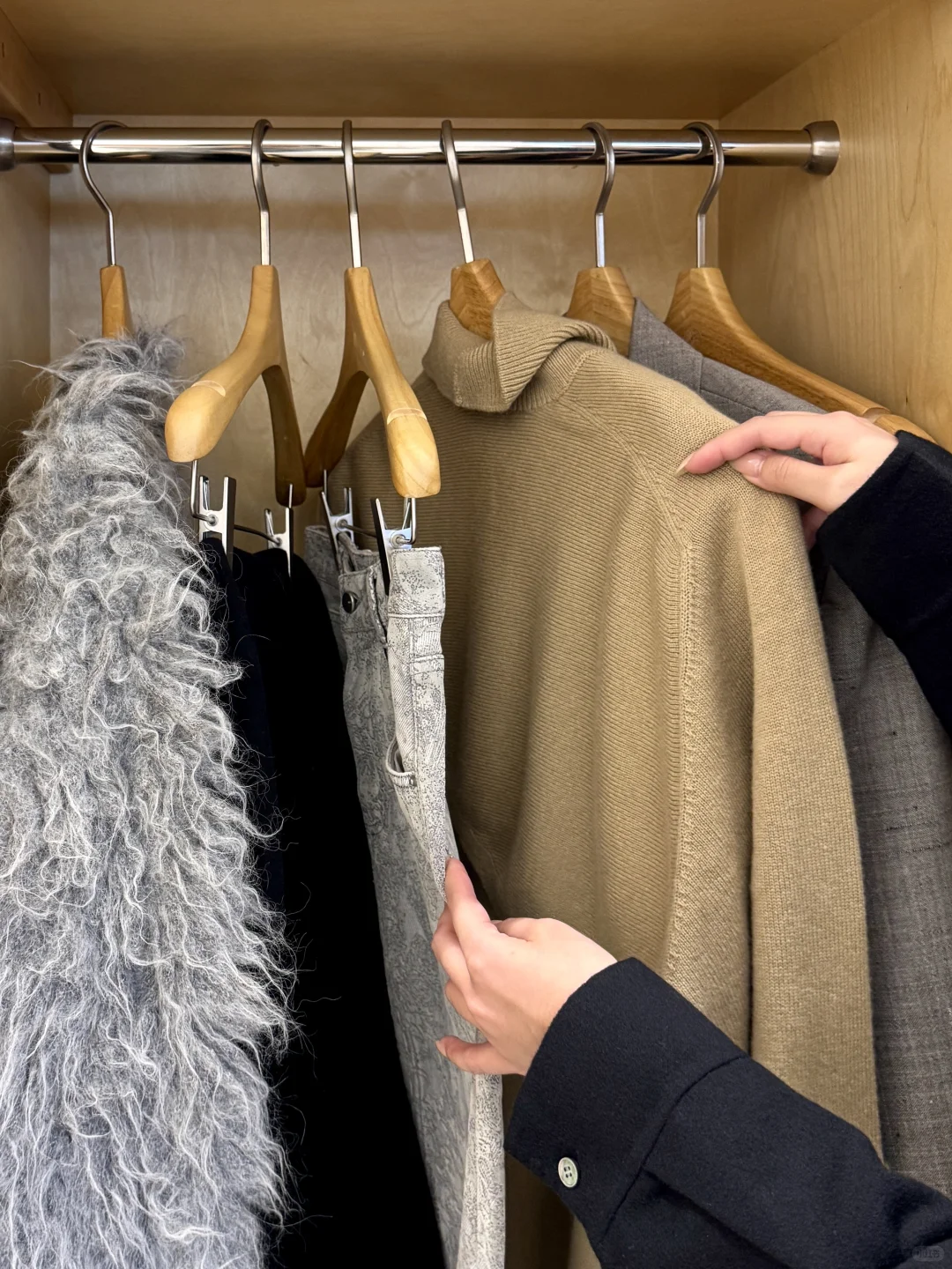 魔都看展｜各自的瞬间⚫️闯入了喻红工作室