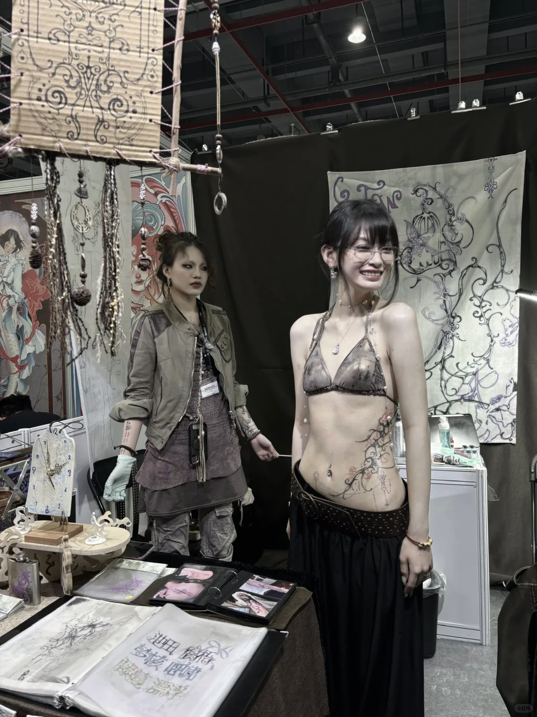 在龍門紋身展當模特和小助理的一天