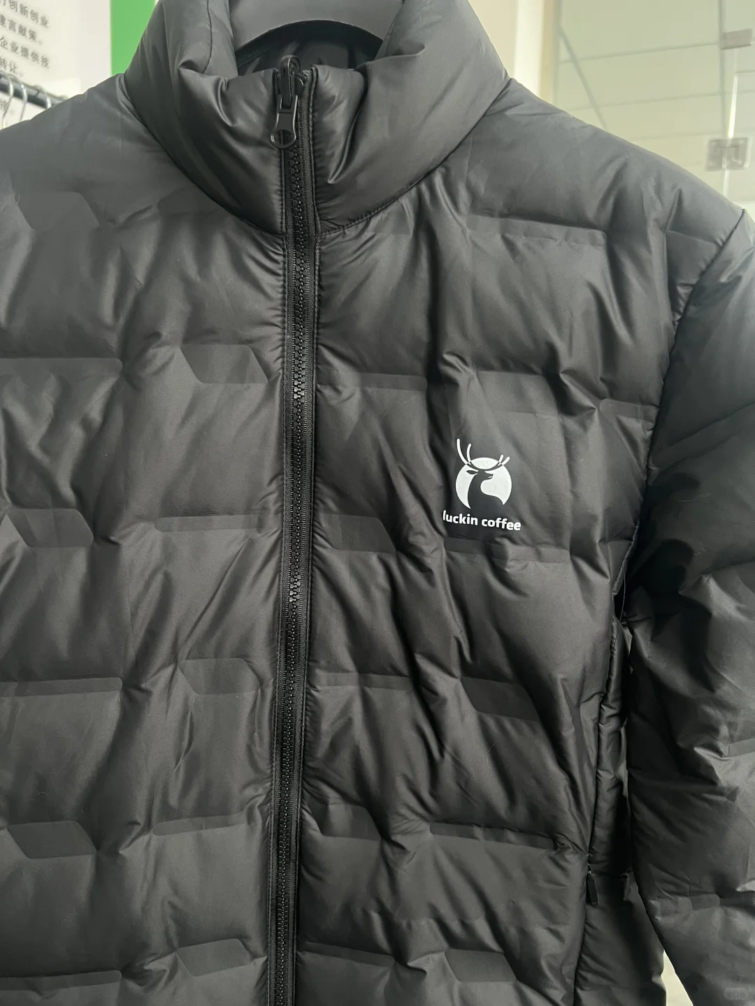 被问爆的瑞幸同款！三合一冲锋衣工作服定制