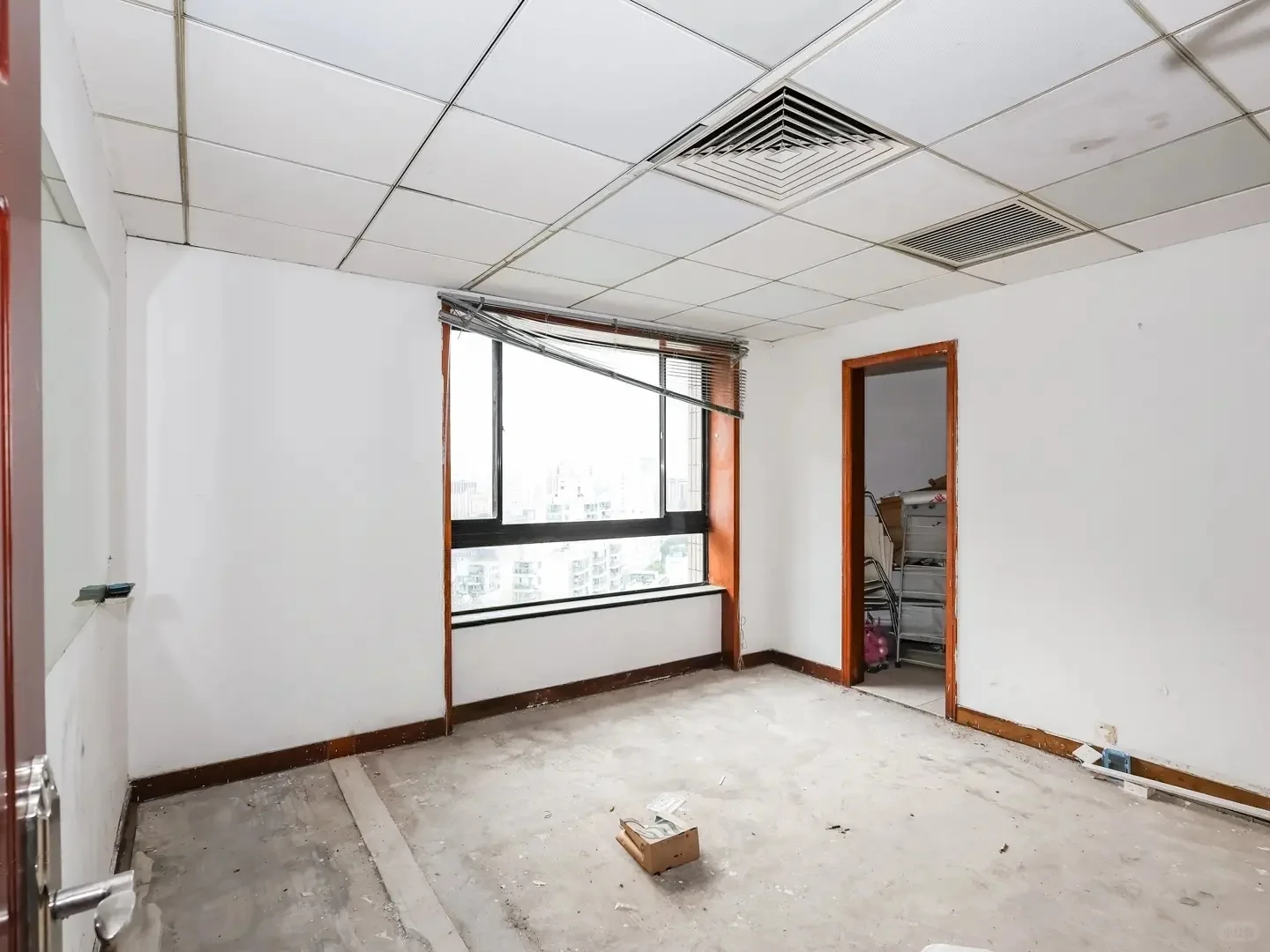 光大会展中心3房，对口求知小学！单价3万多