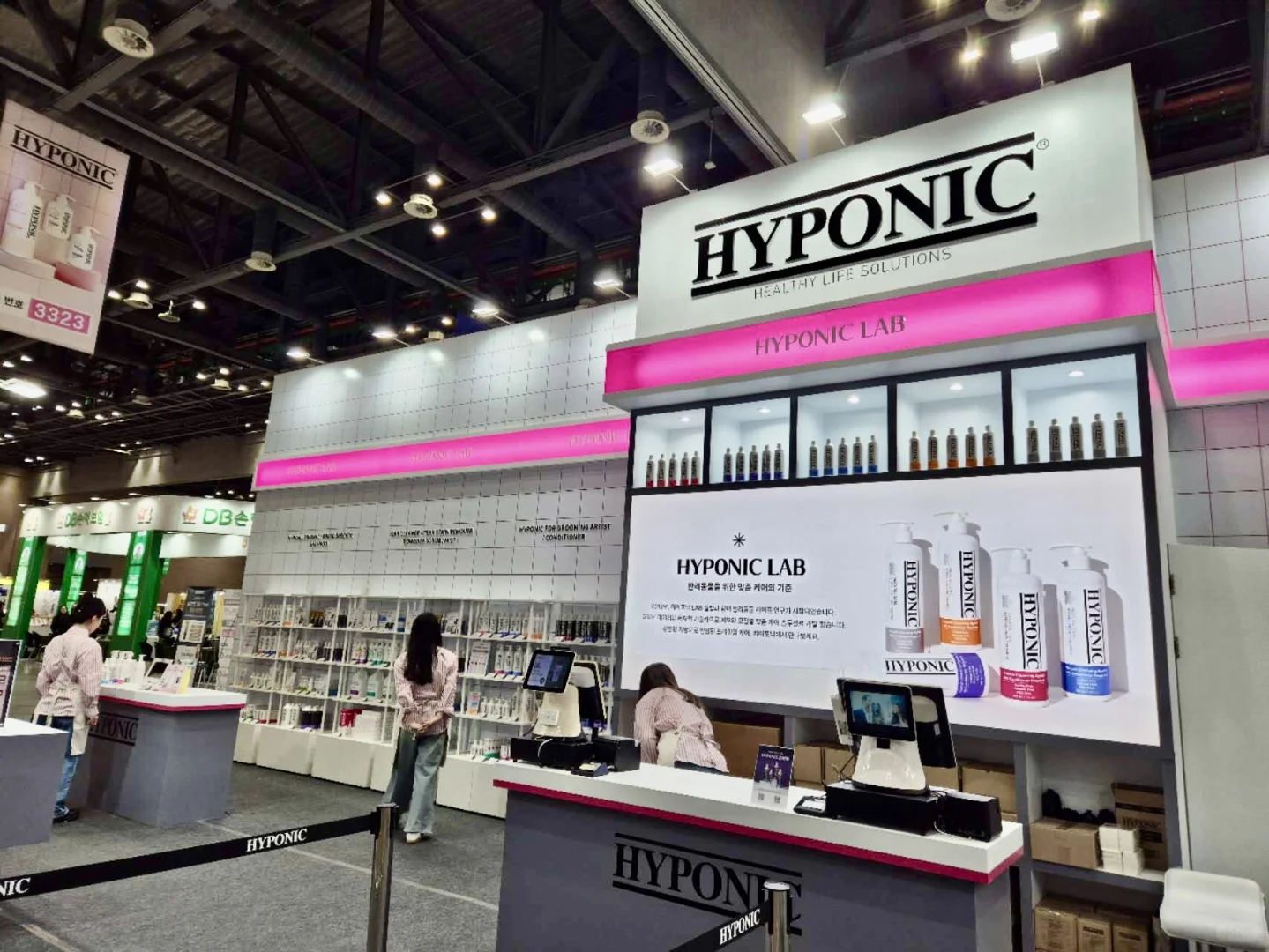 传出去，我们在??韩国最大宠物展Megazoo