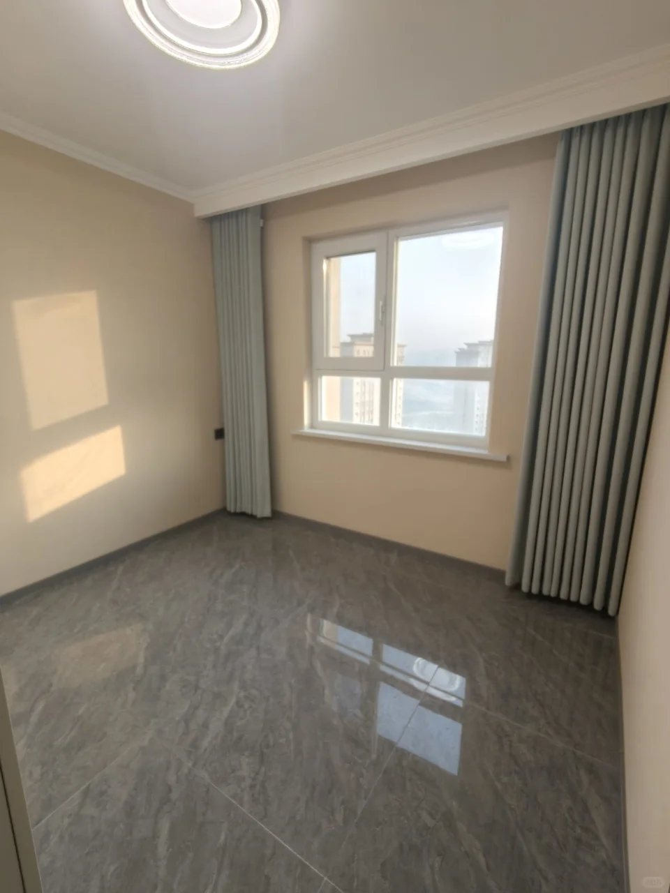 会展顶复带晒台149平总价110万首付15万