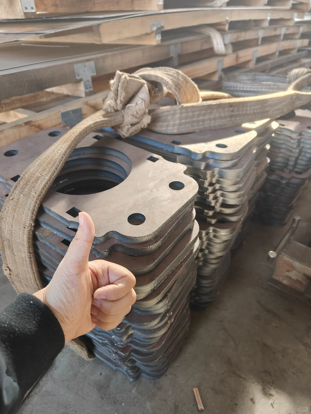 与钢铁金属打交道的一天天