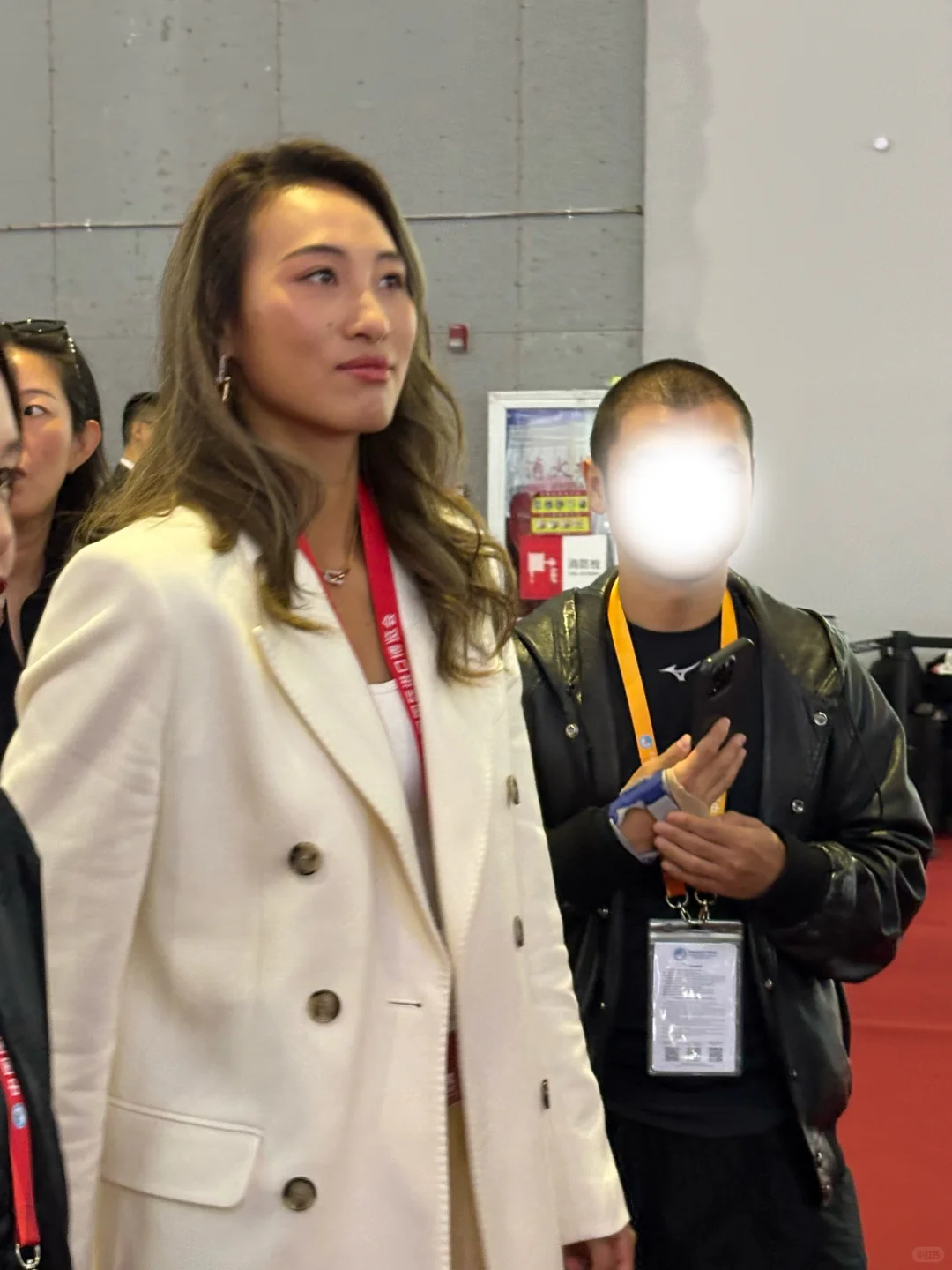 外企plog｜进博会郑钦文就这么朝我走来了?