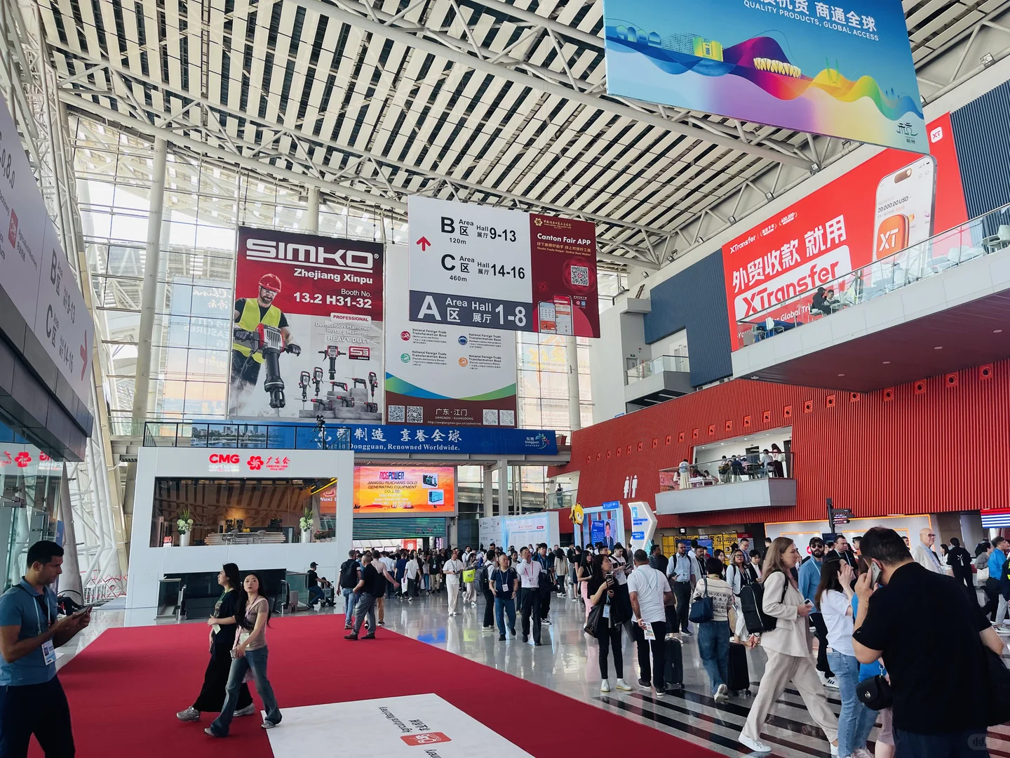 参加广交会的第三天，现场超热闹！