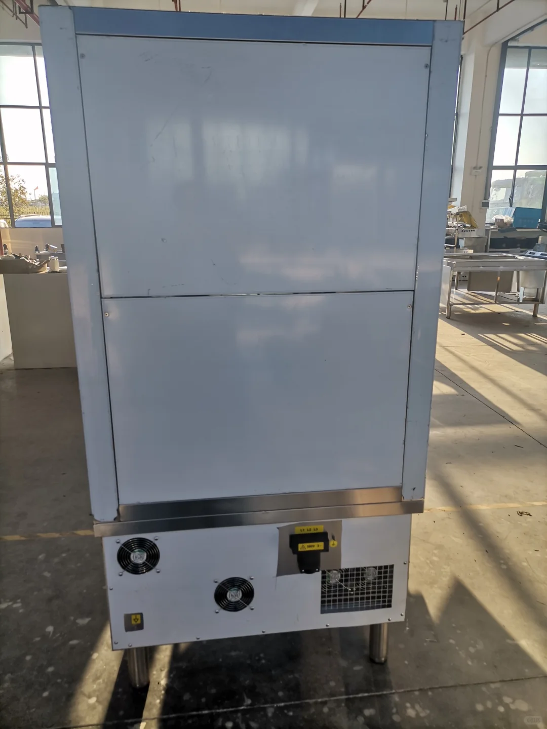 全电厨房设备供应商