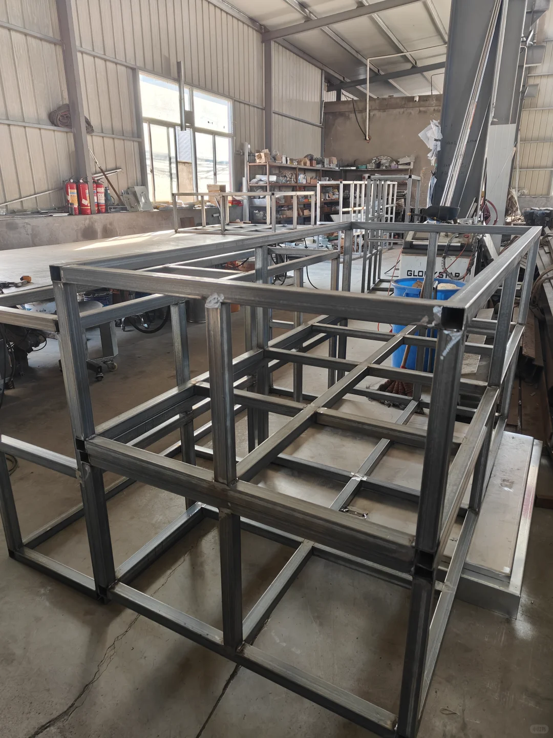 与钢铁金属打交道的一天天