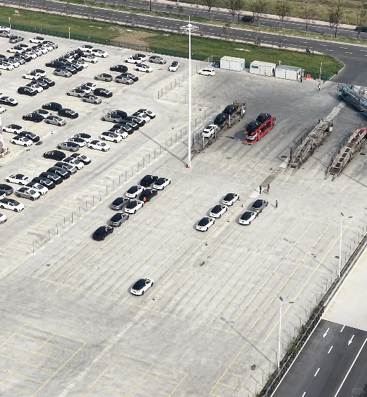 工厂应该是开始继续干了，昨天下午好多群友