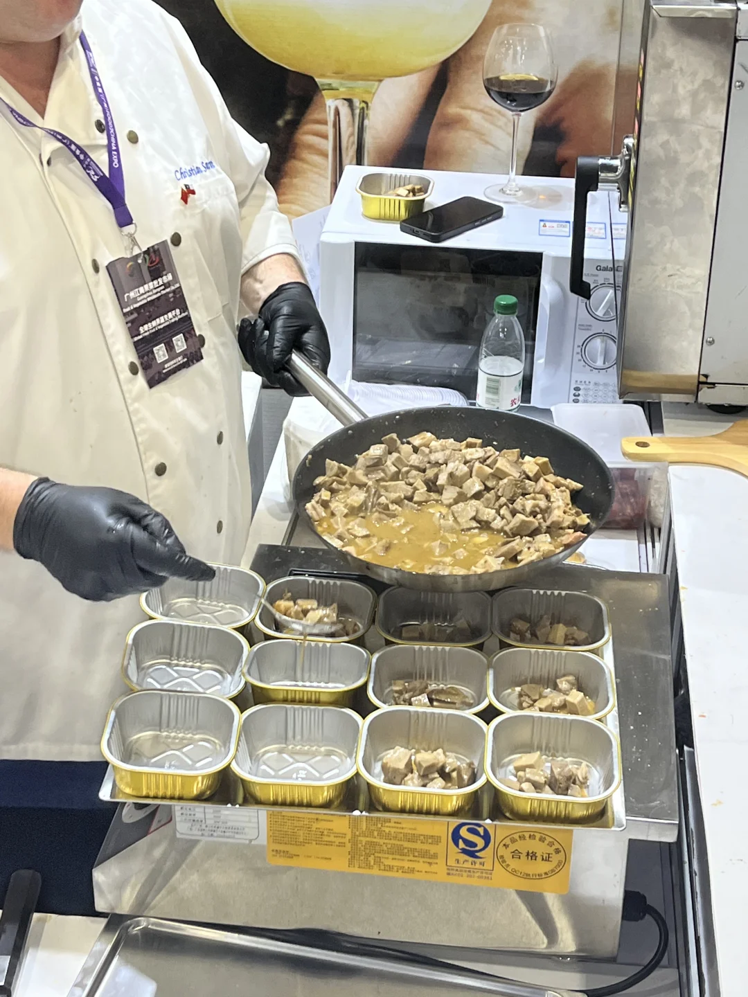 女大勇闯广交会