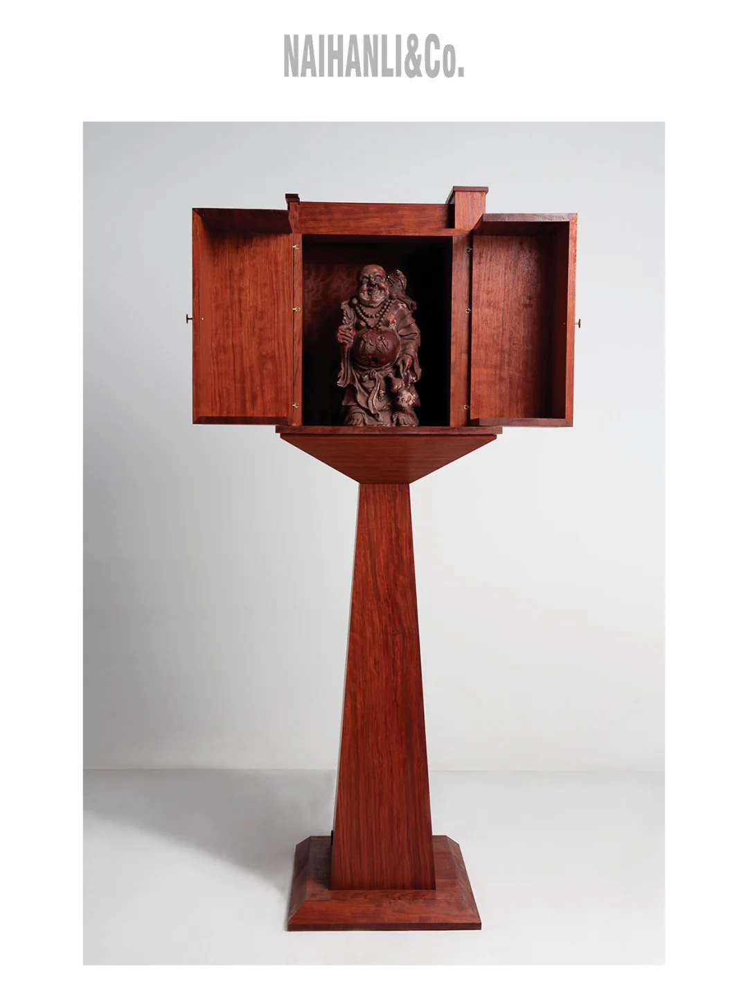 我是纪念碑 一｜当证券交易所变成神龛